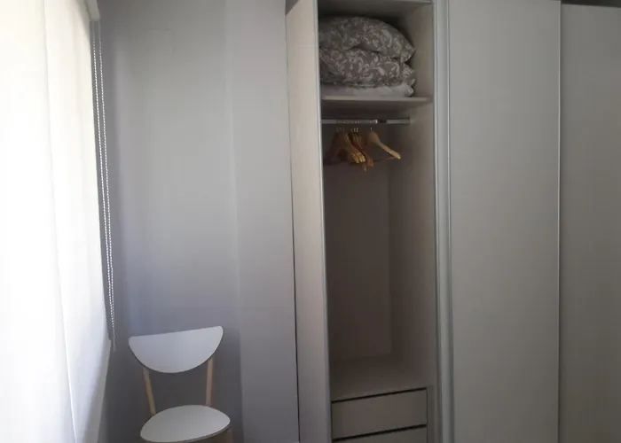 Precioso En La Plaza Apartamento *